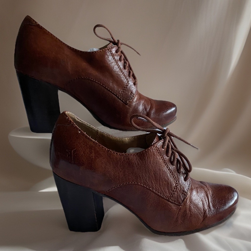 FRYE Carson Oxford Laced Heels 7.5 Cognac‎ Brown Distressed Leather Taylor Swift